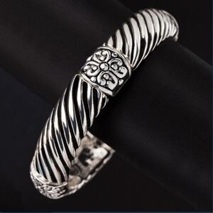 Bali-Style Swirl Stretch Bangle with Antiqued-Finished Silver